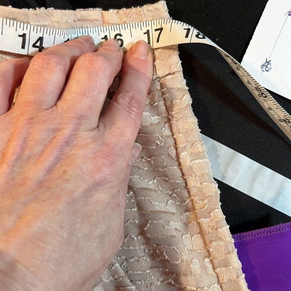 Gap mini skirt. Textured fabric. - Picture 9 of 9
